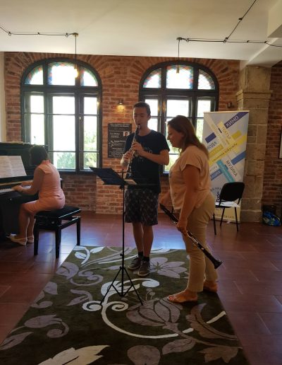 Работен момент на участник в класа по кларинет при проф. Деница Лафчиева – преподавател по кларинет в Академия за Музика в гр. Бреша – Италия
