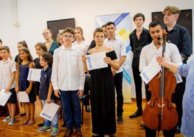 Обща снимка от заключителният концерт на майсторски клас по виолончело с проф. Анатоли Кръстев, д-р Калина Кръстева и доц. Атанас Кръстев